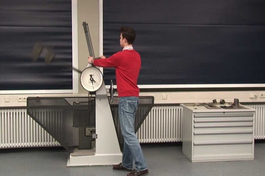 آزمایش چقرمگی