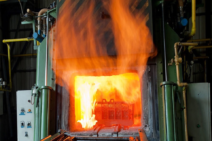 پیادهسازی سامانههای کنترلی پیشرفته و مجهز به سنسورهای دقیق، امکان مدیریت بهینه فرآیند احتراق و دمای عملیاتی را فراهم میکند.