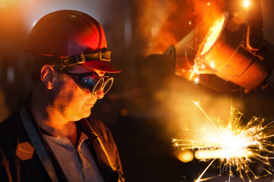 بررسی عملیات حرارتی به عنوان یکی از مهمترین فرآیندهای موثر بر خواص مکانیکی و فیزیکی مواد، جایگاه ویژهای در ارائه خدمات مشاوره متالورژی در اصفهان دارد.